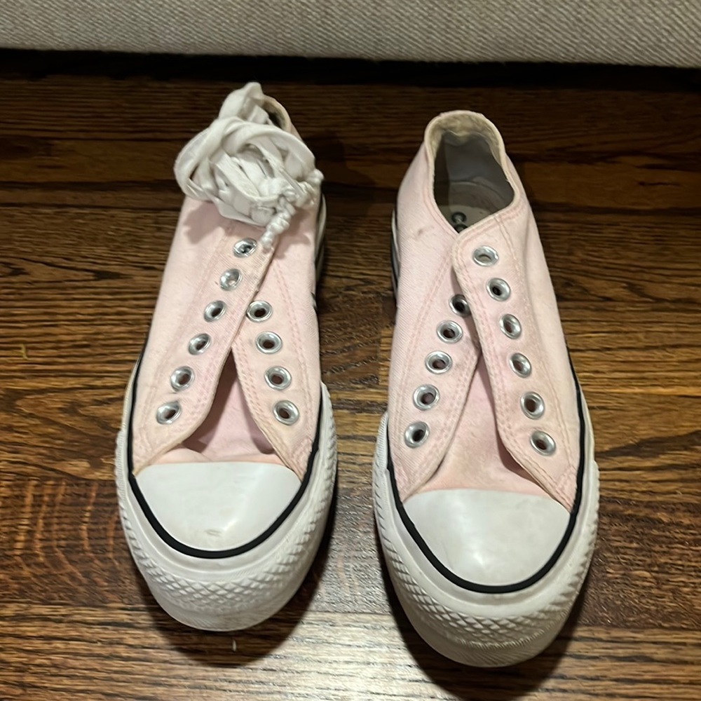 Platform pink converse with laces